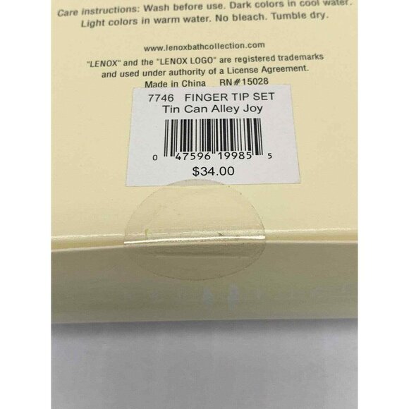 Lenox Holiday Fingertip Towels Joy Christmas Trees Bathroom White Green Red NOS - Picture 4 of 4